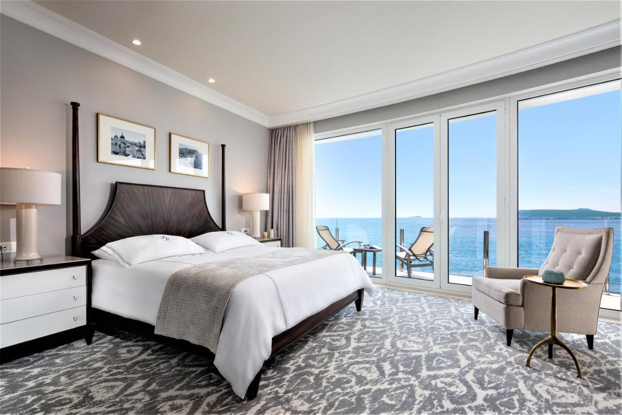 Royal Blue Hotel Dubrovnik Luaran gambar A bedroom at The Ritz-Carlton, Naples